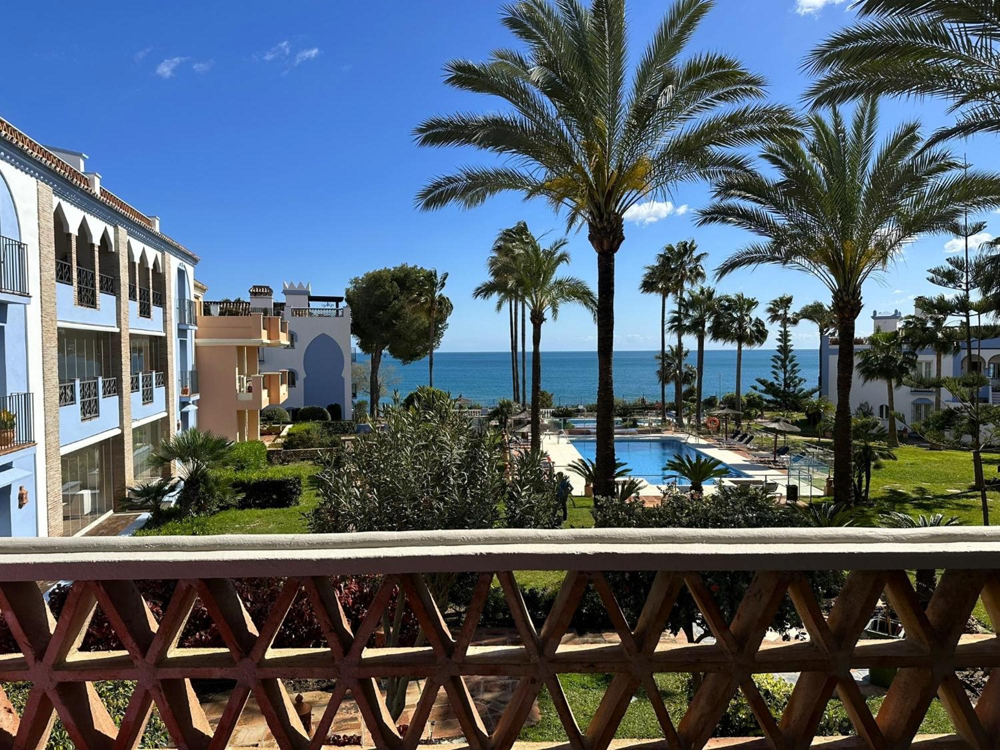 Ferienwohnung La Perla De Marakech Estepona Exterior foto